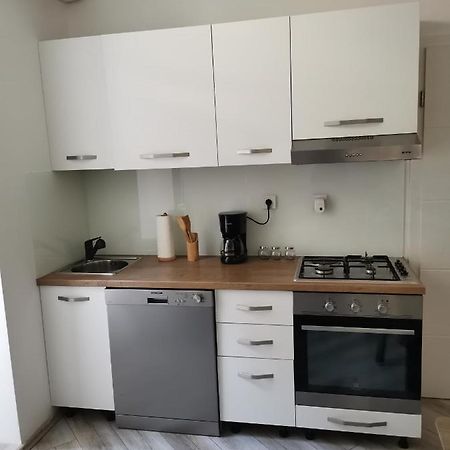 Studio Apartman Kristina Apartment พูลา ภายนอก รูปภาพ