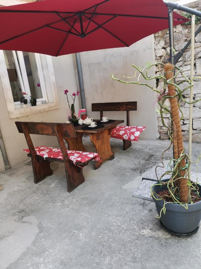 Studio Apartman Kristina Apartment พูลา ภายนอก รูปภาพ