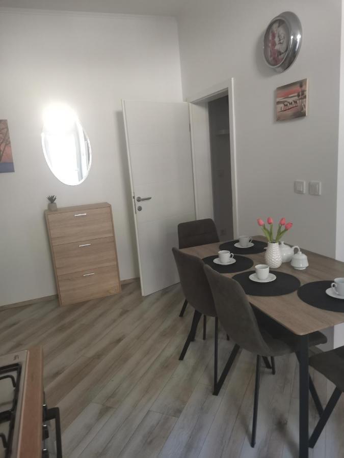 Studio Apartman Kristina Apartment พูลา ภายนอก รูปภาพ